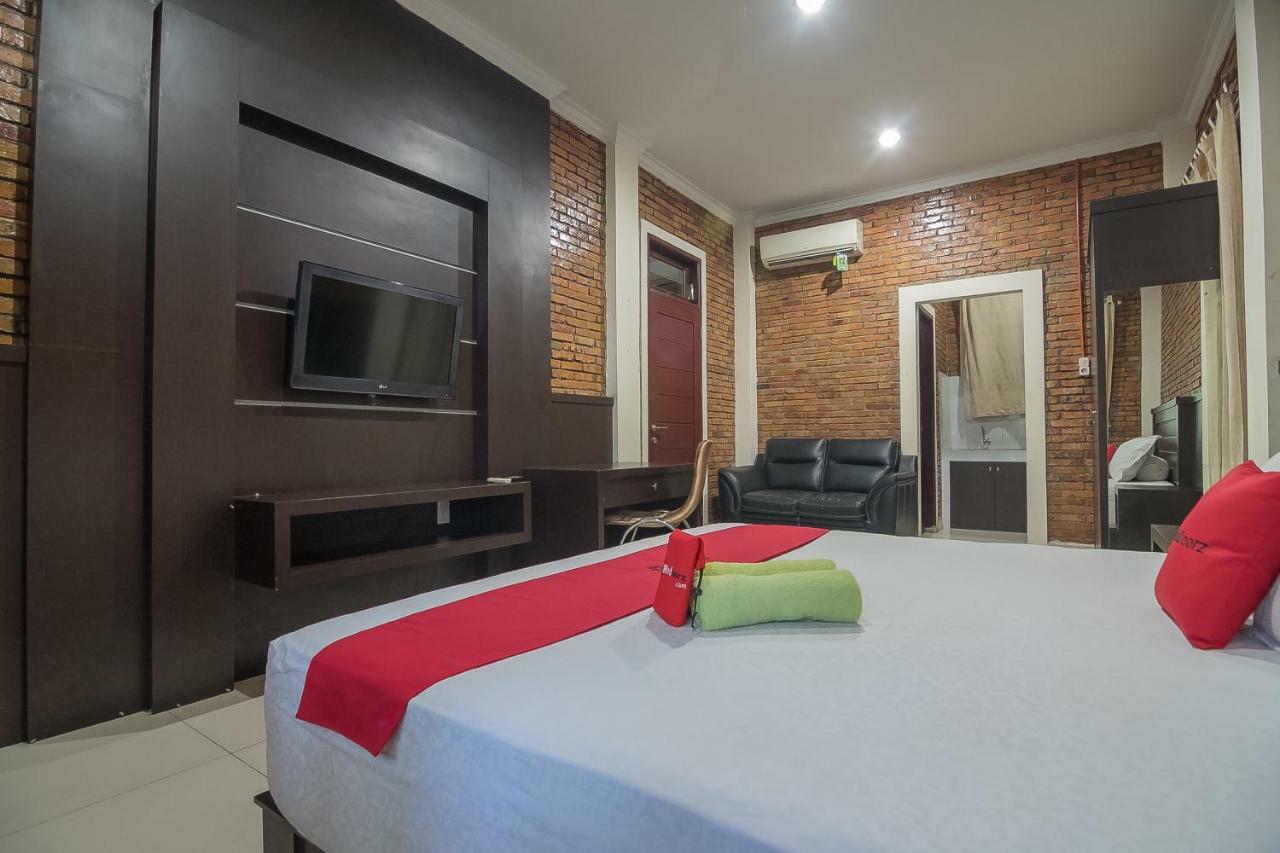 Reddoorz Plus Near Cambridge City Square 2 Medan Exterior foto