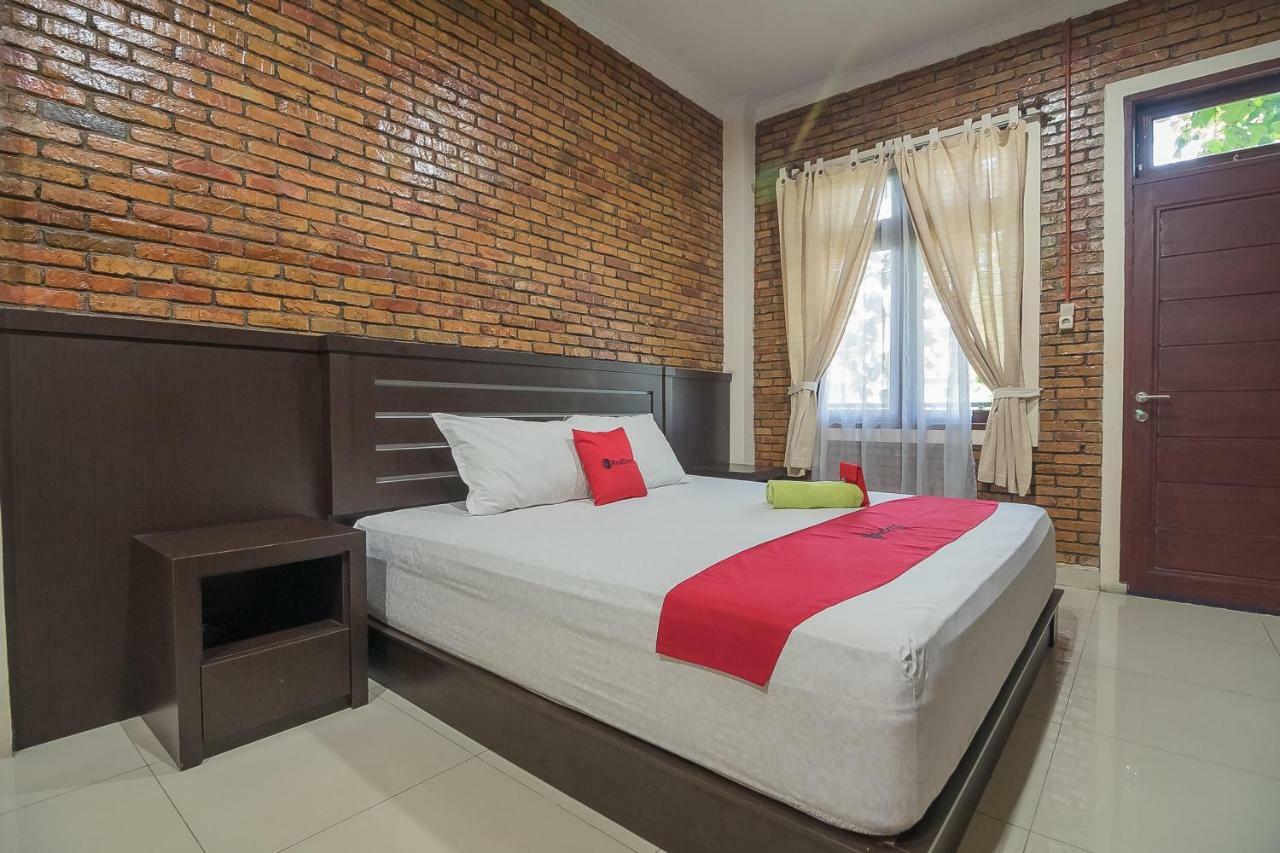 Reddoorz Plus Near Cambridge City Square 2 Medan Exterior foto